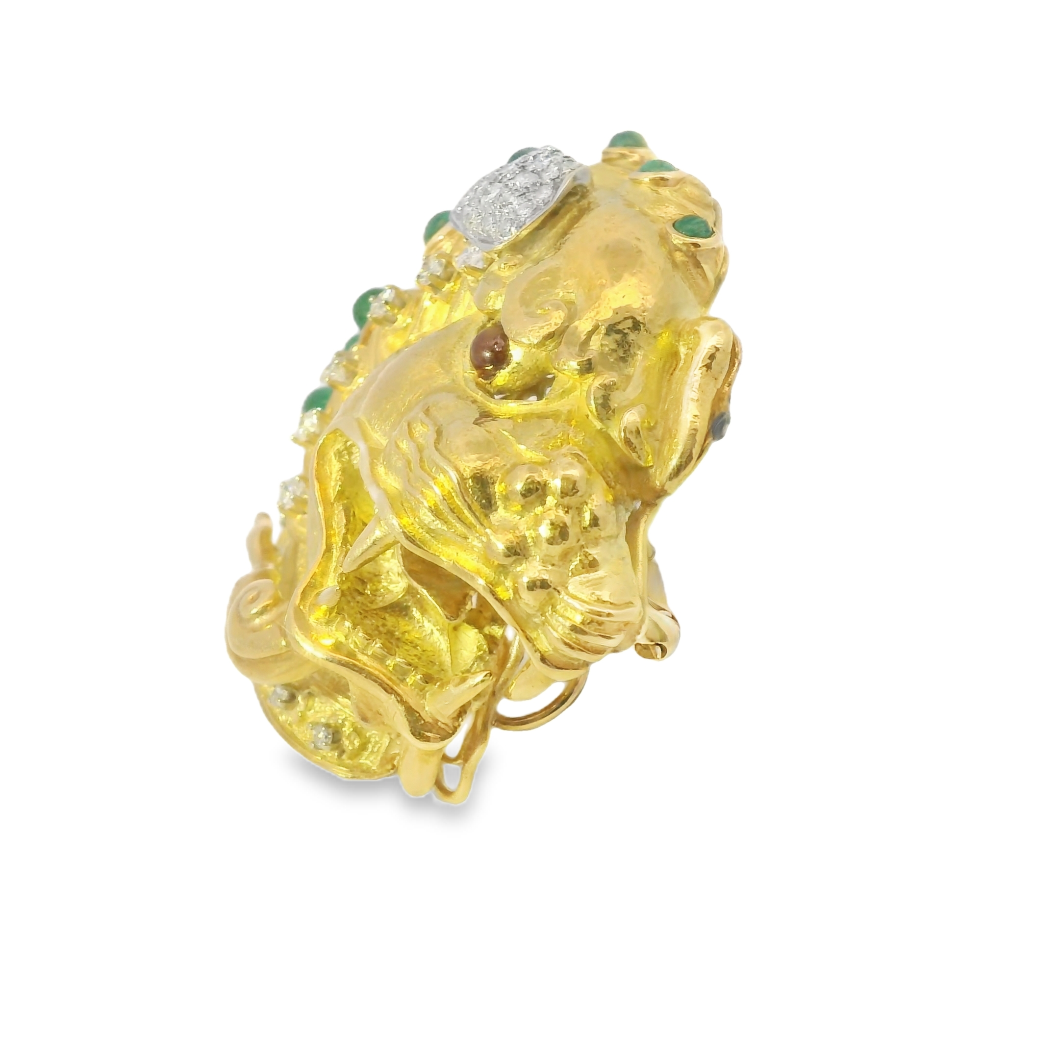 Exquisite Golden Lion Head Brooch