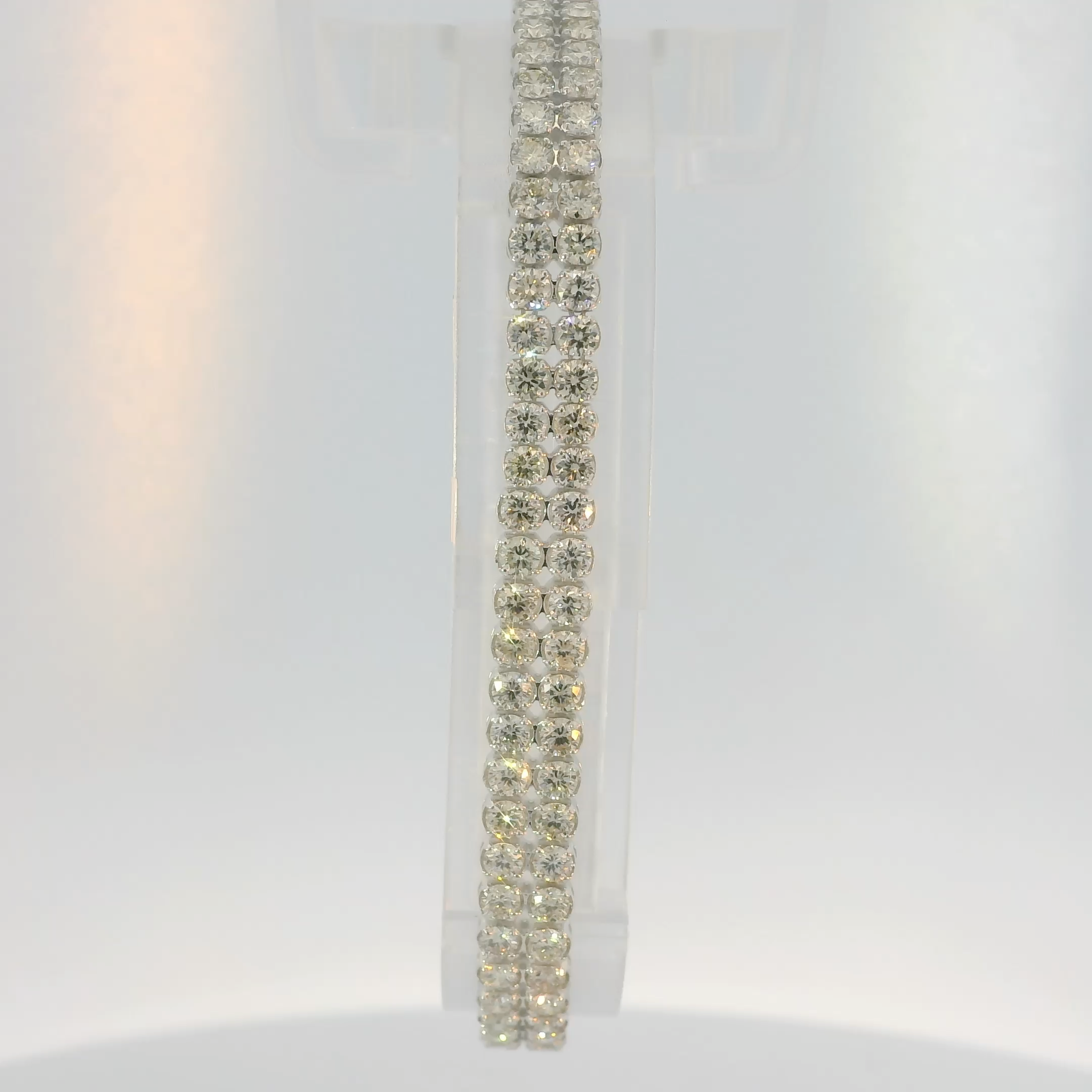 Elegant Diamond Bracelet Display