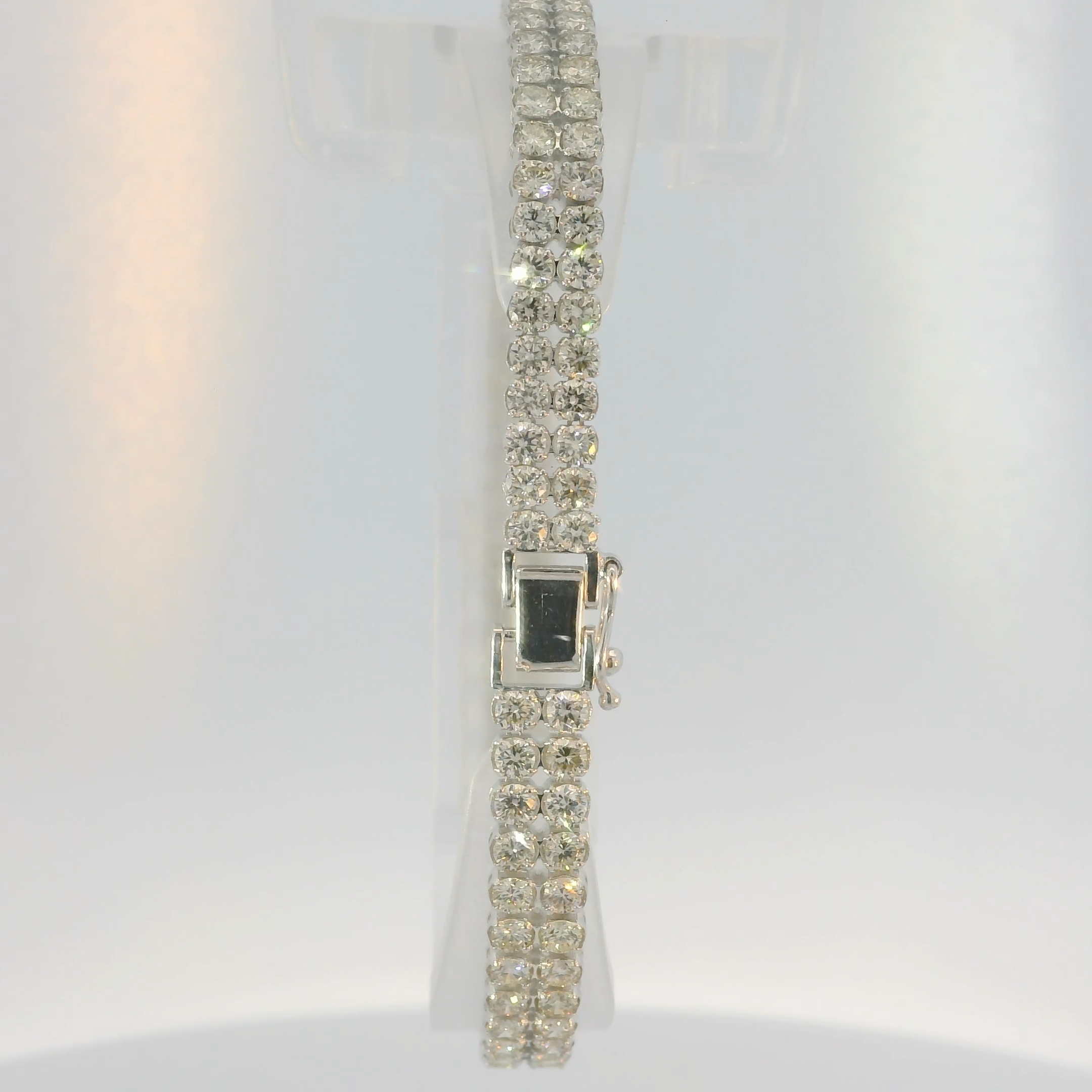 Elegant Diamond Bracelet Display