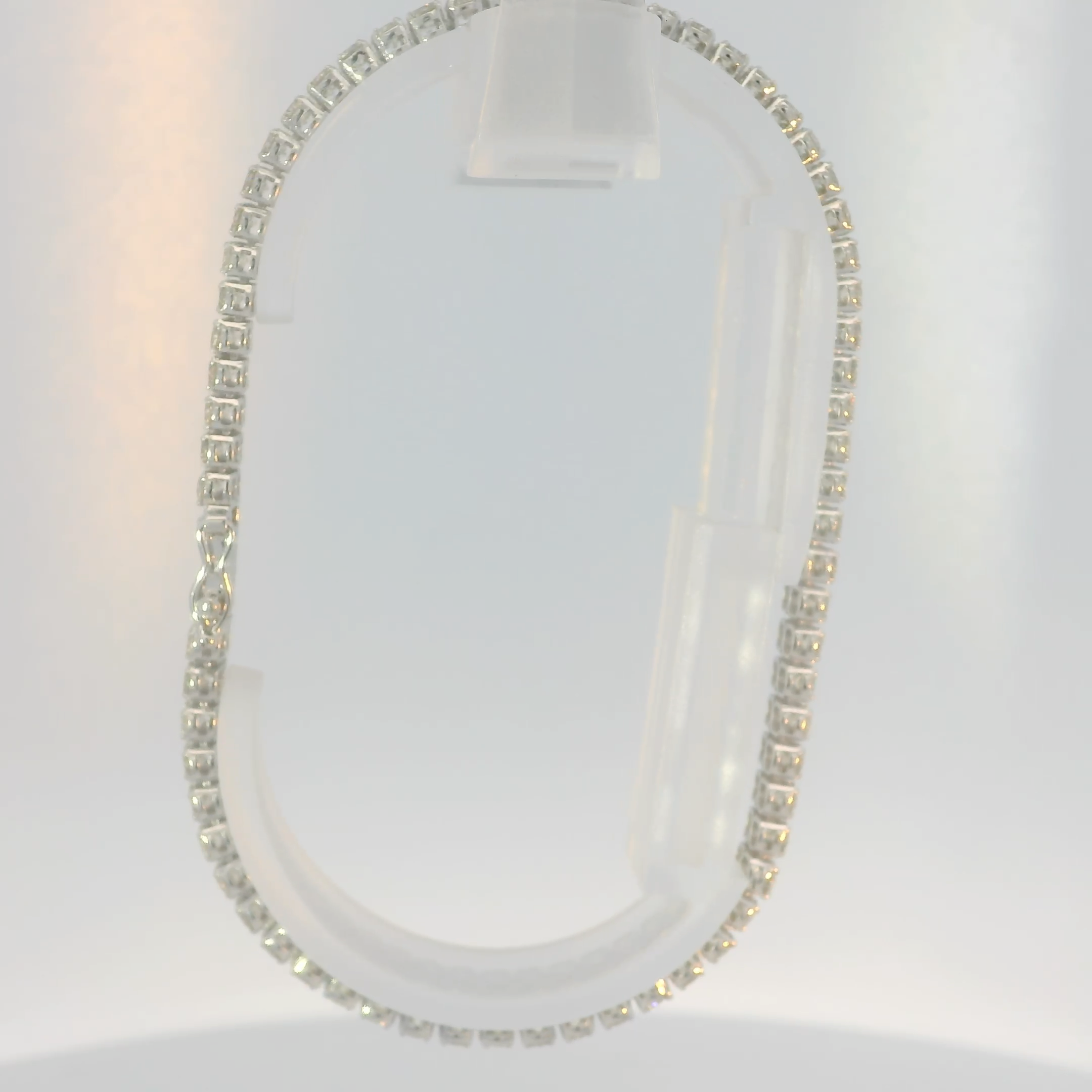 Elegant Diamond Bracelet Display