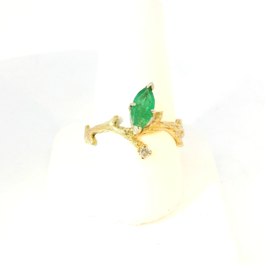 Yellow Gold Cocktail Ring with Oval Emerald Gemstones