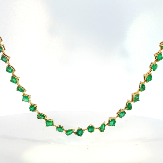 Yellow Gold Chain Necklace with Square Emeralds ( Columbian)