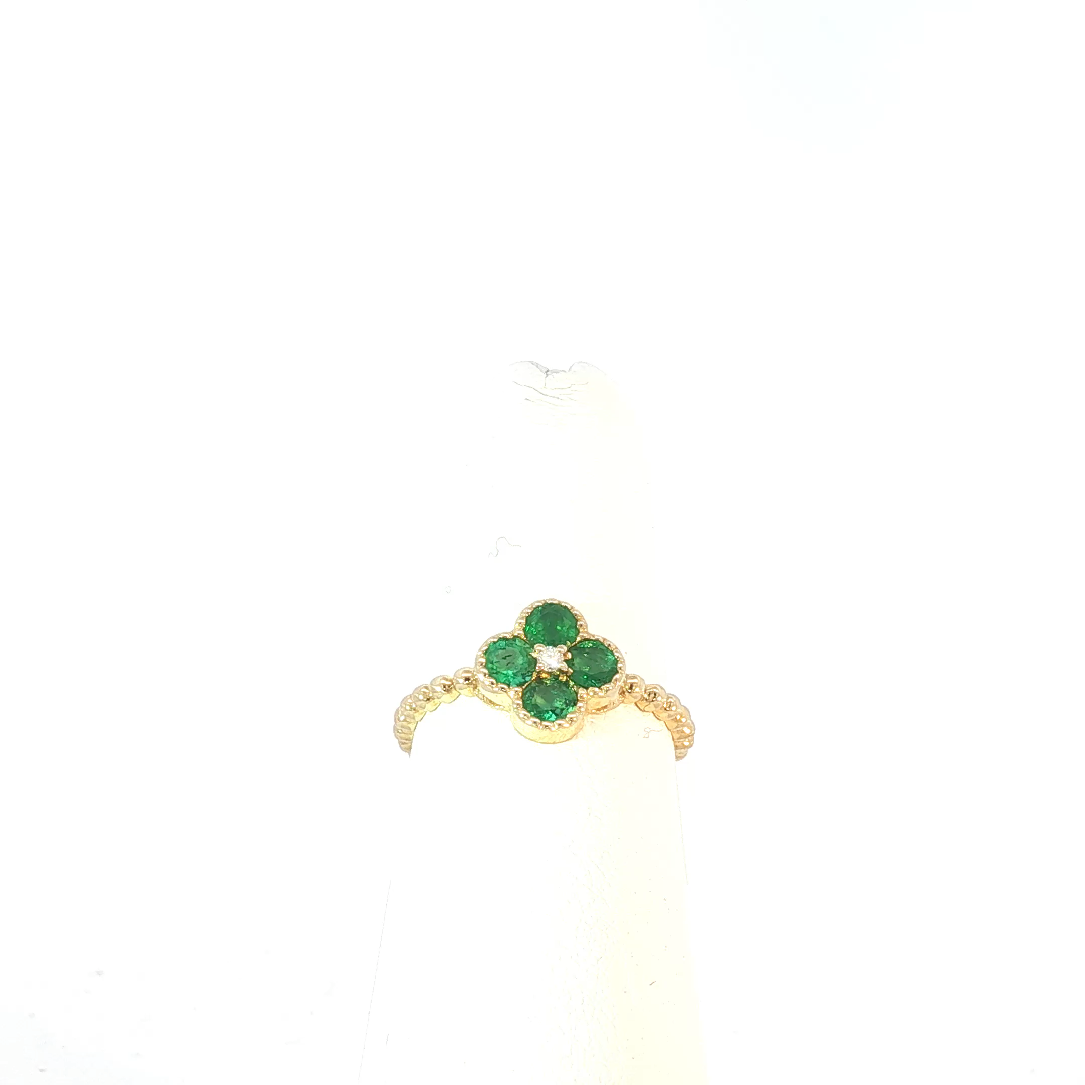 Yellow Gold Ring with Clover Emerald Design