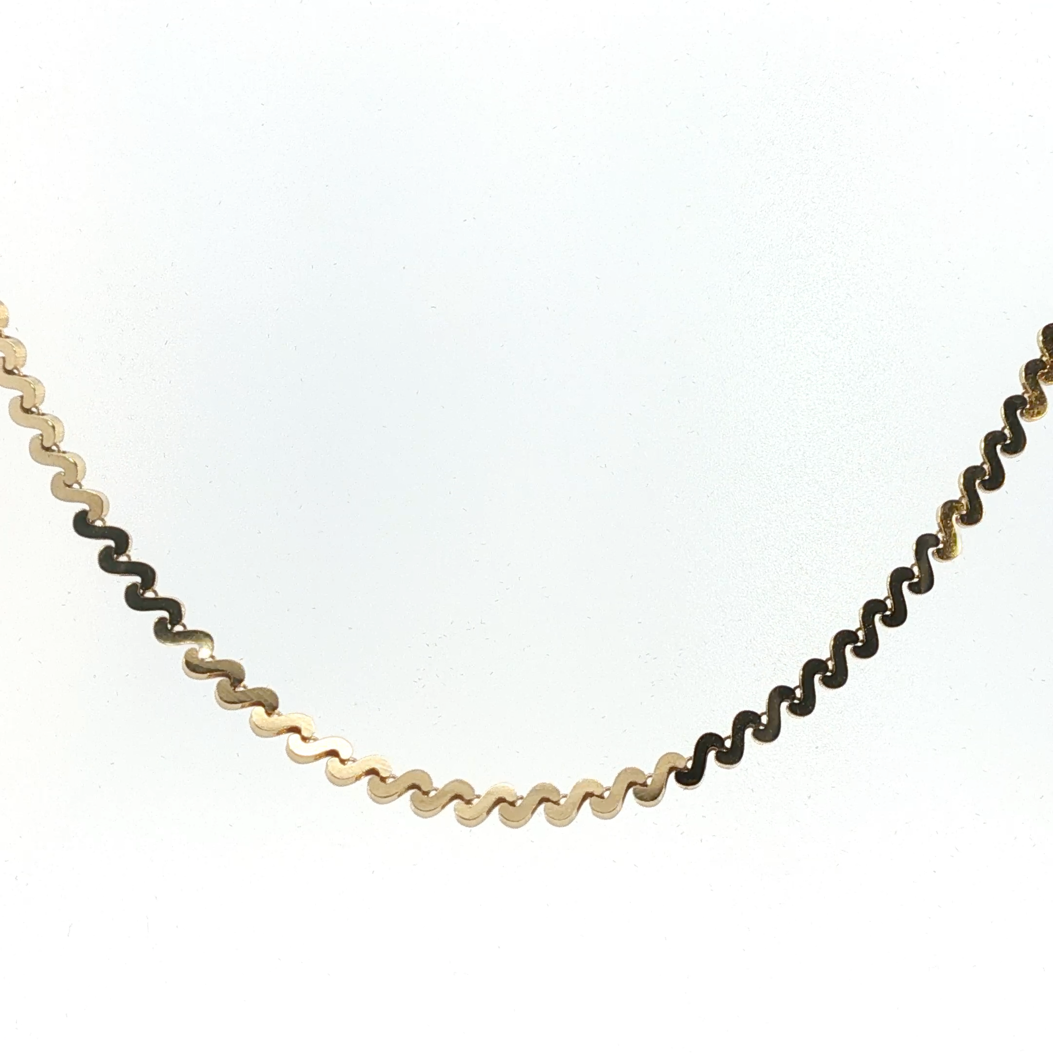 Wavy S-Link Necklace