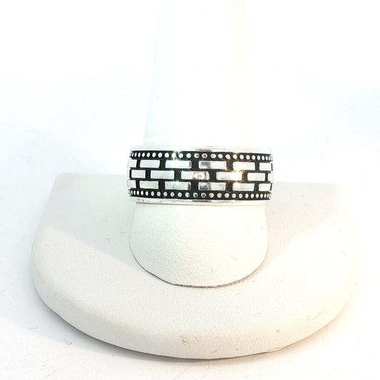 Silver Brick Pattern Band Ring with Beaded Edges