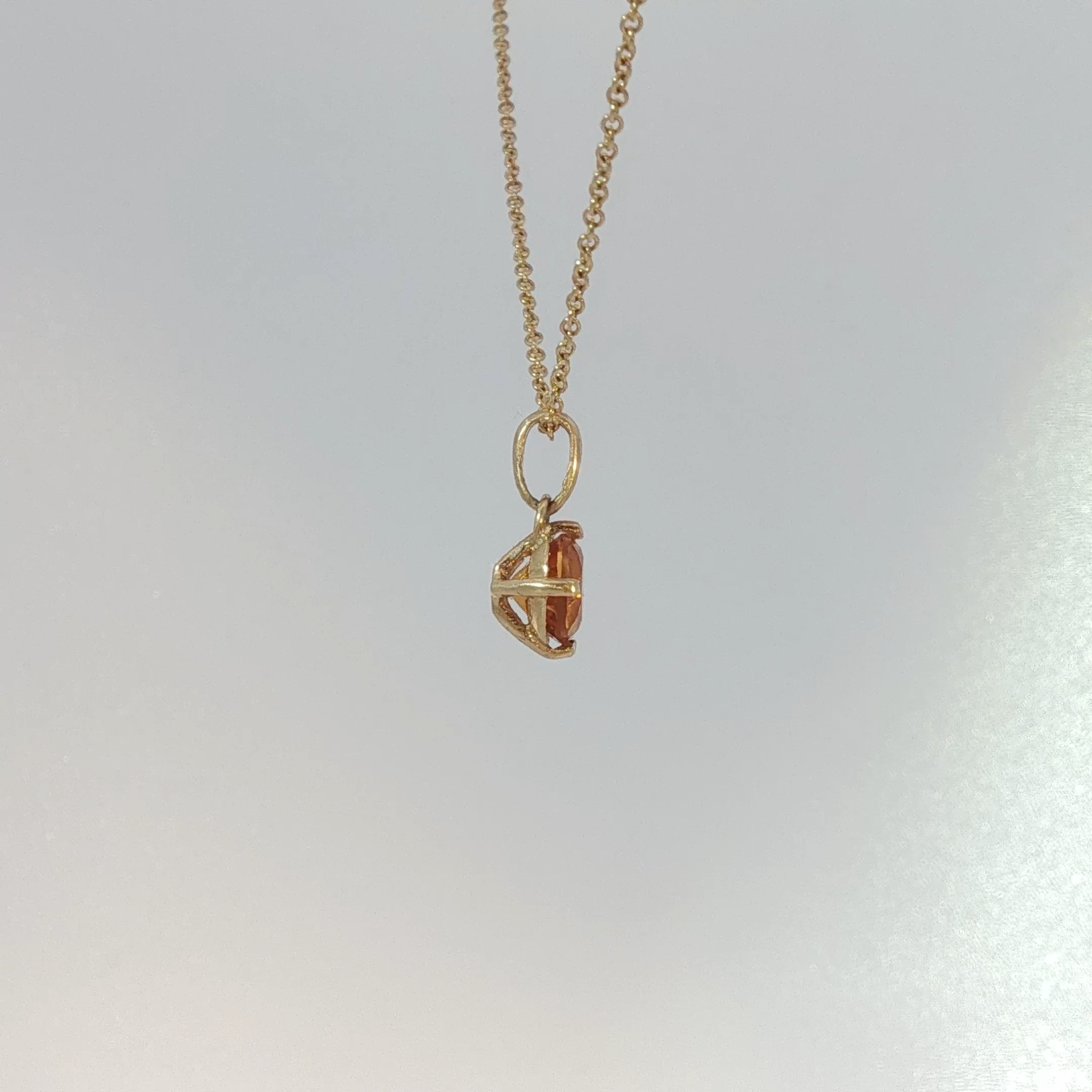 Round Citrine Solitaire Pendant Necklace in Yellow Gold