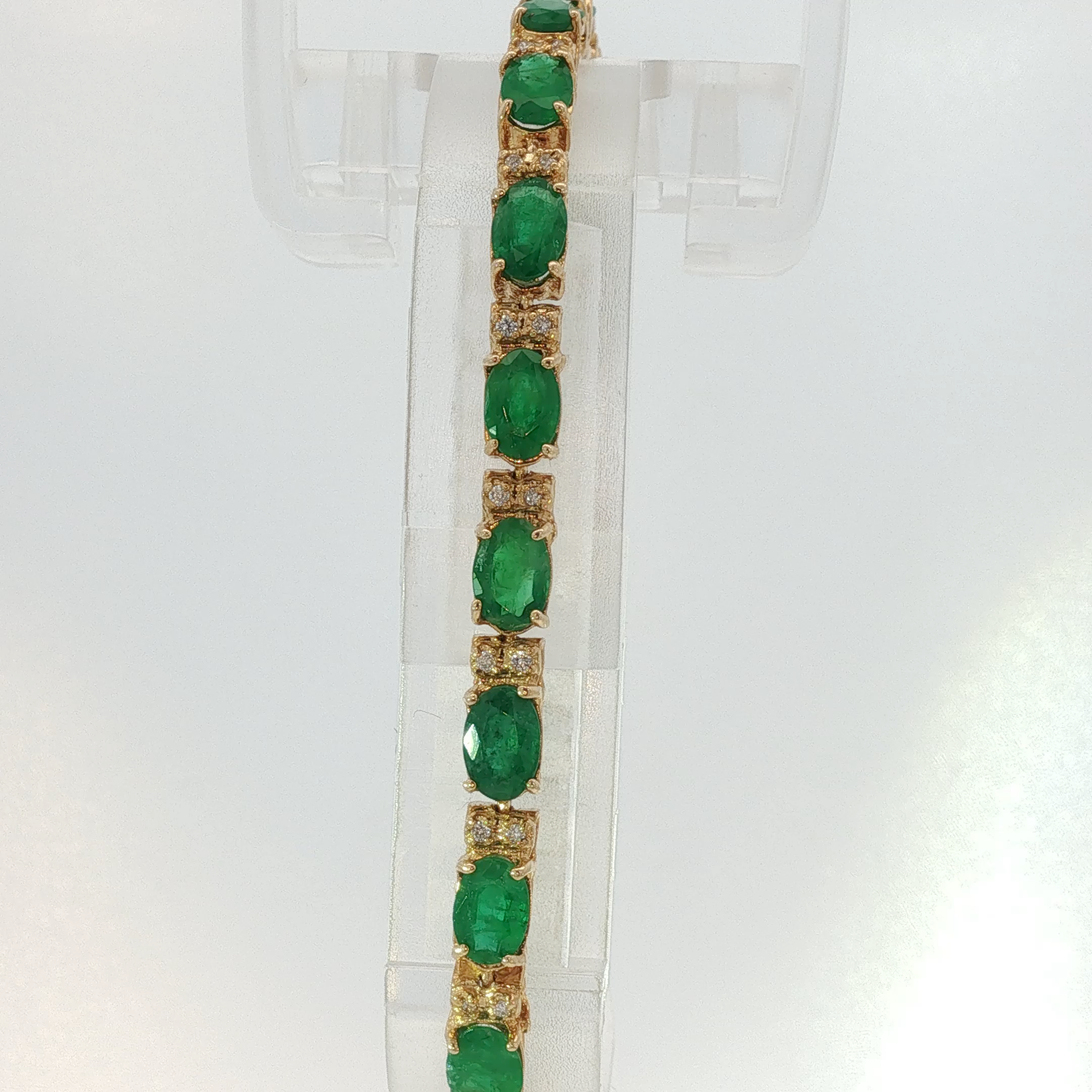 Oval Emerald Tennis Bracelet in Yellow Gold