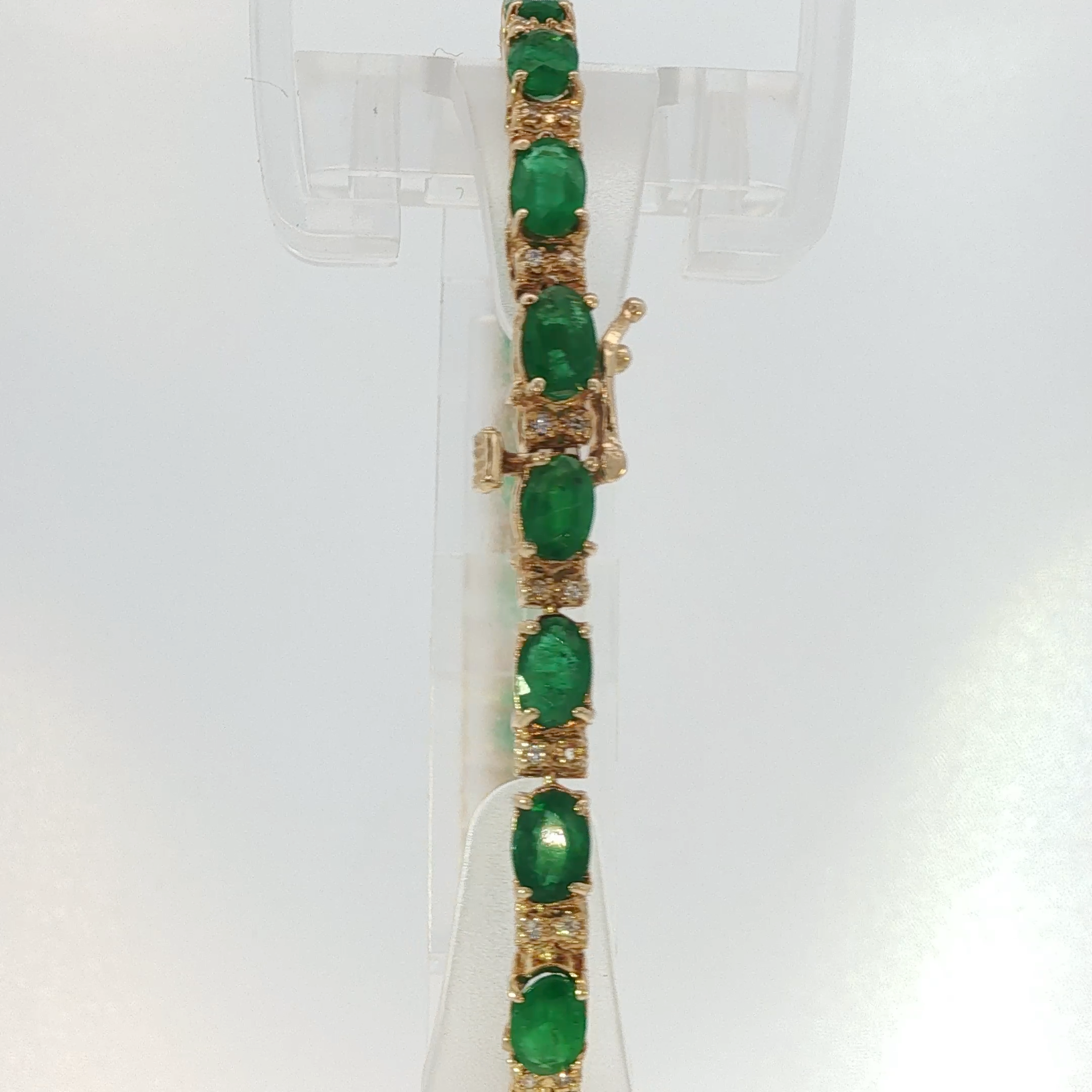 Oval Emerald Tennis Bracelet in Yellow Gold