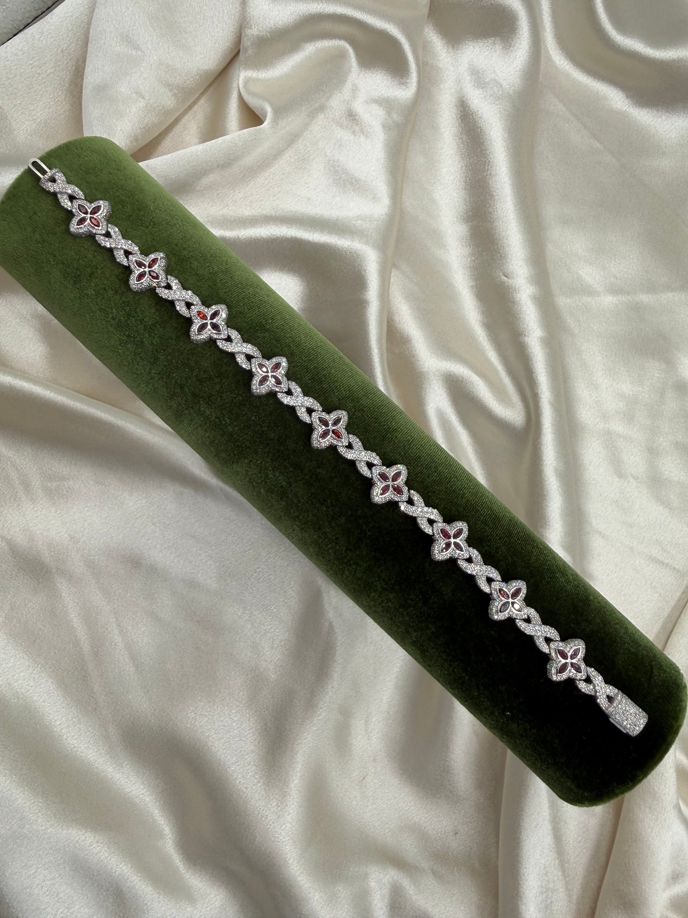 SIlver Floral Infinity Link Bracelet
