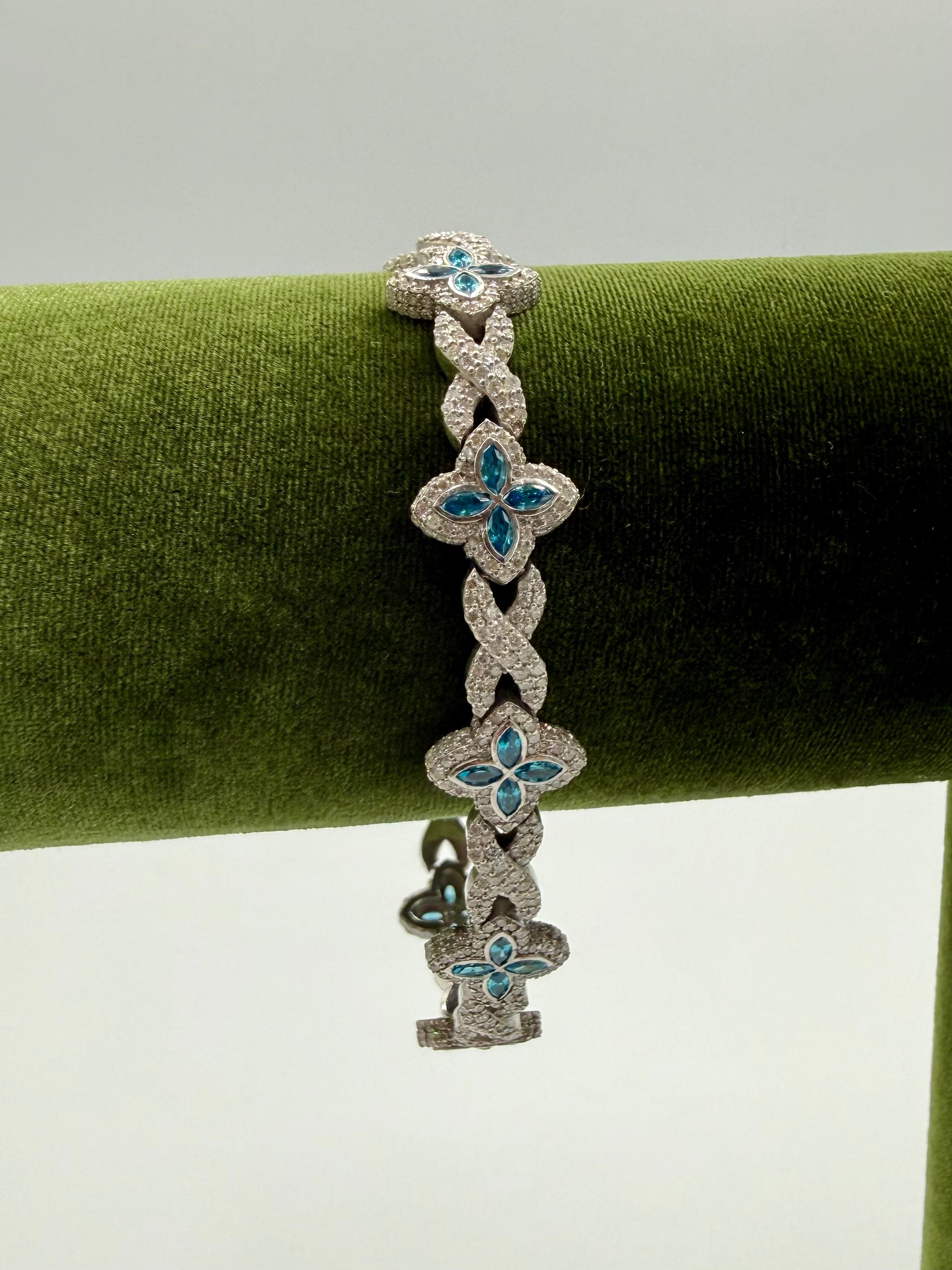 SIlver Floral Infinity Link Bracelet