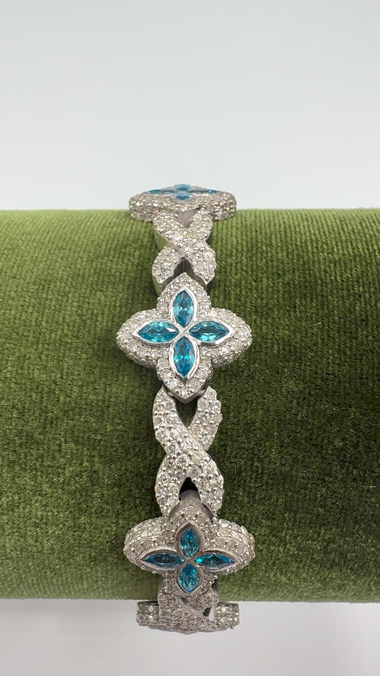 SIlver Floral Infinity Link Bracelet